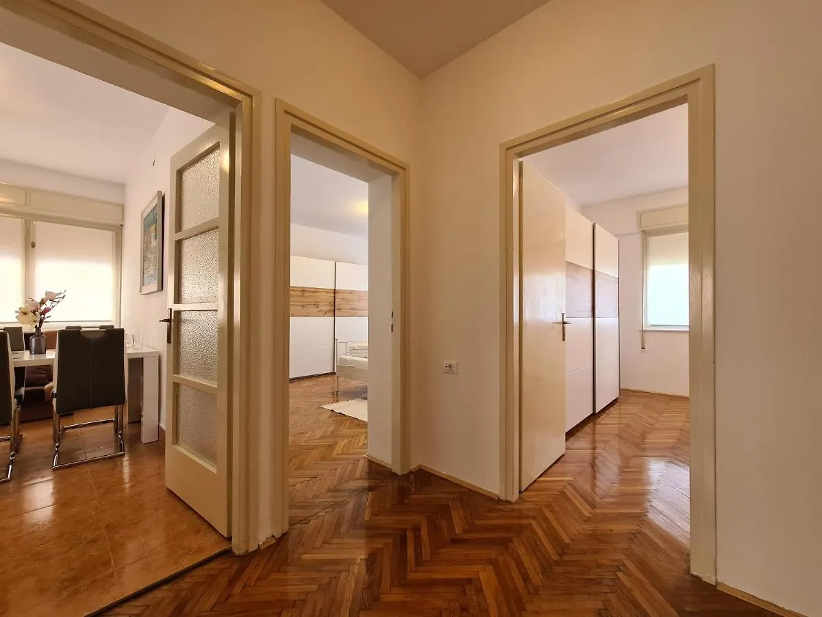 Apartment Jadran 2151 location